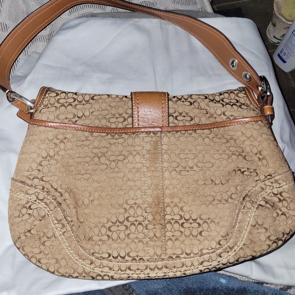 Coach Designer Hand Bag - Picture 2 of 8